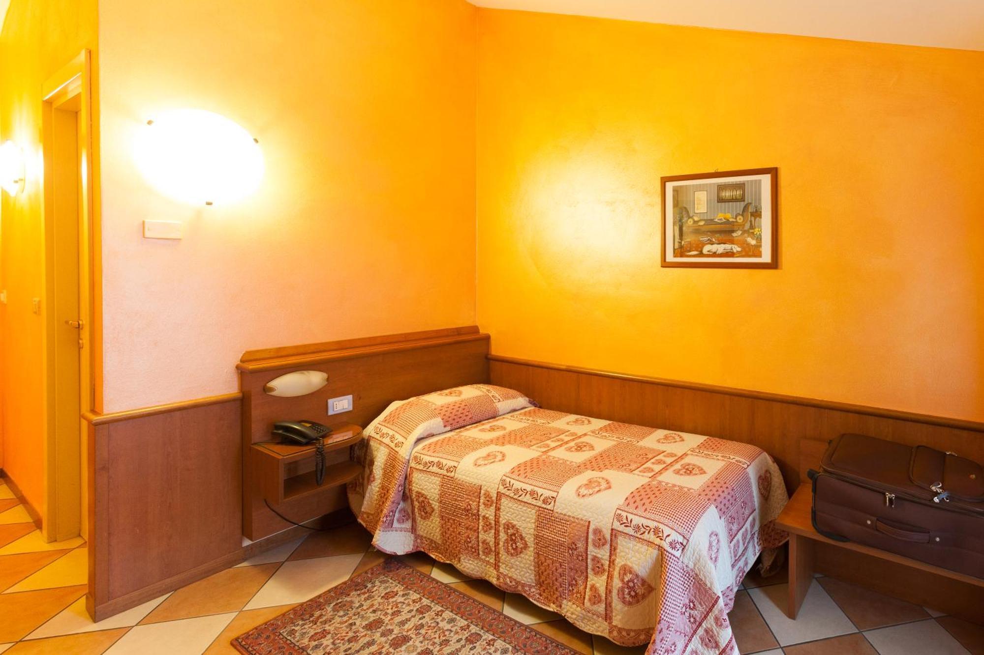 Hotel Antica Fonte Brescia Rum bild